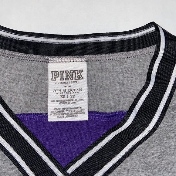 PINK Victoria’s Secret XS Women’s V-Neck Short Sleeve KSU Wildcats Tee Shirt - Picture 3 of 6